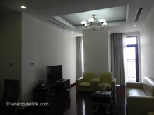 Fully furnished 2 bedrooms apartment for rent in R1 -10th floor -Royal city 