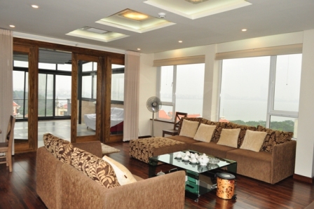 Luxury bright 3 bedrooms apartment for rent in Tay Ho -Lake view -200sqm 