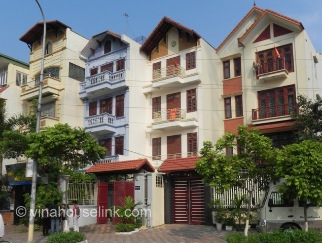 Luxury house with 6 bedrooms, basic furniture in Cau Giay District for rent