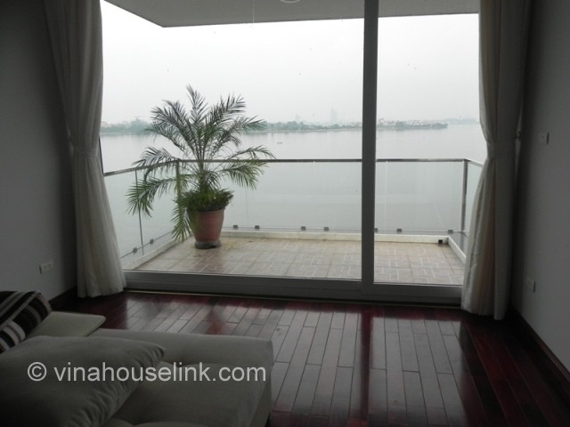 3 bedrooms apartment for rent - Area 235m2 -5th floor -Elevator -Lake view