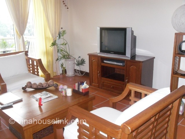 apartment 120 sqm ft 3 bedrooms ft 2 bathrooms that is in front of Truc Bach Lake.