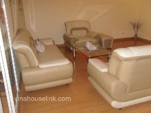 3 bedrooms apartment for rent in Hanoi -Area 135 m2 -6th floor 