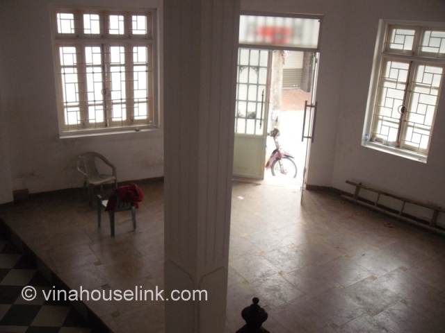 Office for rent in Ba Dinh District with 4 floors