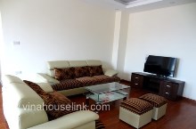 Charming and spacious 3 bedrooms serviced apartment for rent , area 120 m2