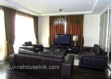 luxury serviced apartment for rent in Xuan Dieu street, Tay Ho district, 2 bedrooms,180m2 area