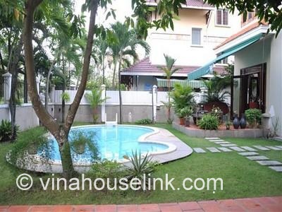 Nice villa on Nguyen Van Huong street, District 2 for rent: 3500USD