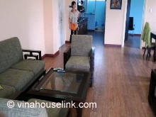 Apartment for rent on Ho Hao Hon street, district 1: 700usd.