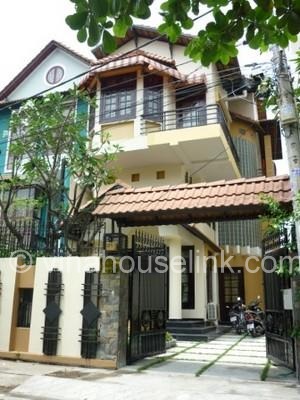 Nice villa in Thao Dien area, District 2 for rent: 1500usd.