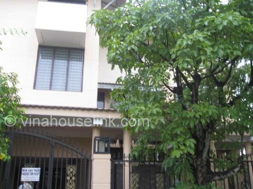 Villa on Nguyen Van Huong Street, District 2 for rent: 3000USD.