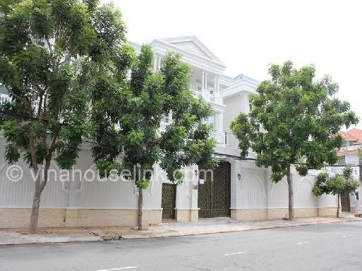 Villa in Thao Dien area, district 2 for rent: $5500