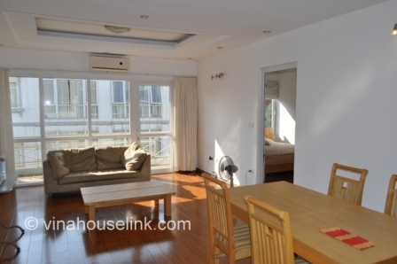 Bright 02 bedrooms serviced apartment for rent in Xuan Dieu, area 100m2 - No elevator