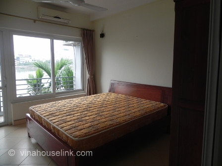 A lake view house for rent in Tay Ho- Hanoi