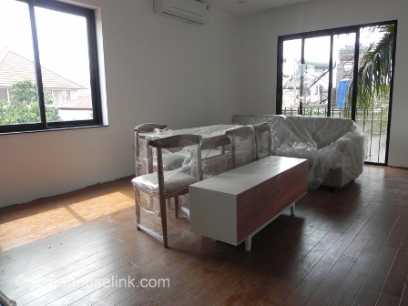 Modern design One bedroom serviced apartment for rent on To Ngoc Van str