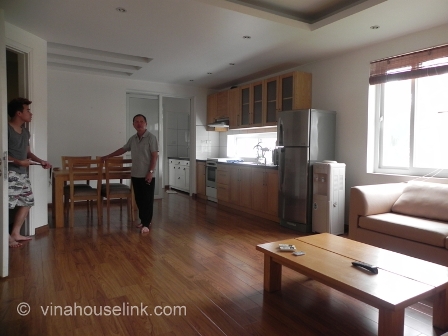 A lovely and bright 2 bedroom apartment for rent in Xuan Dieu 