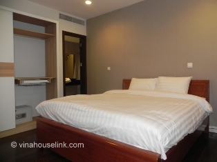 Three bedroom Luxurious Serviced Apartment in Lancaster, Hanoi