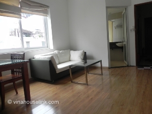 A nice serviced apartment for rent in Linh Lang street