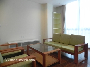 A brand new 4th flo Studio serviced apartment for rent in Nam Trang street