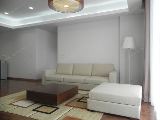 A luxury 3 bedroom apartment for rent in Dolphin Plaza