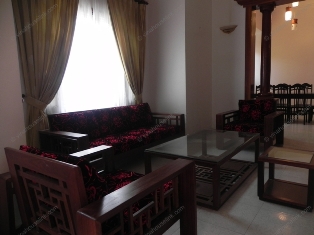 Nice 4 bedroom house near West Lake for rent in Dang Thai Mai with jacuzzi on the top floor