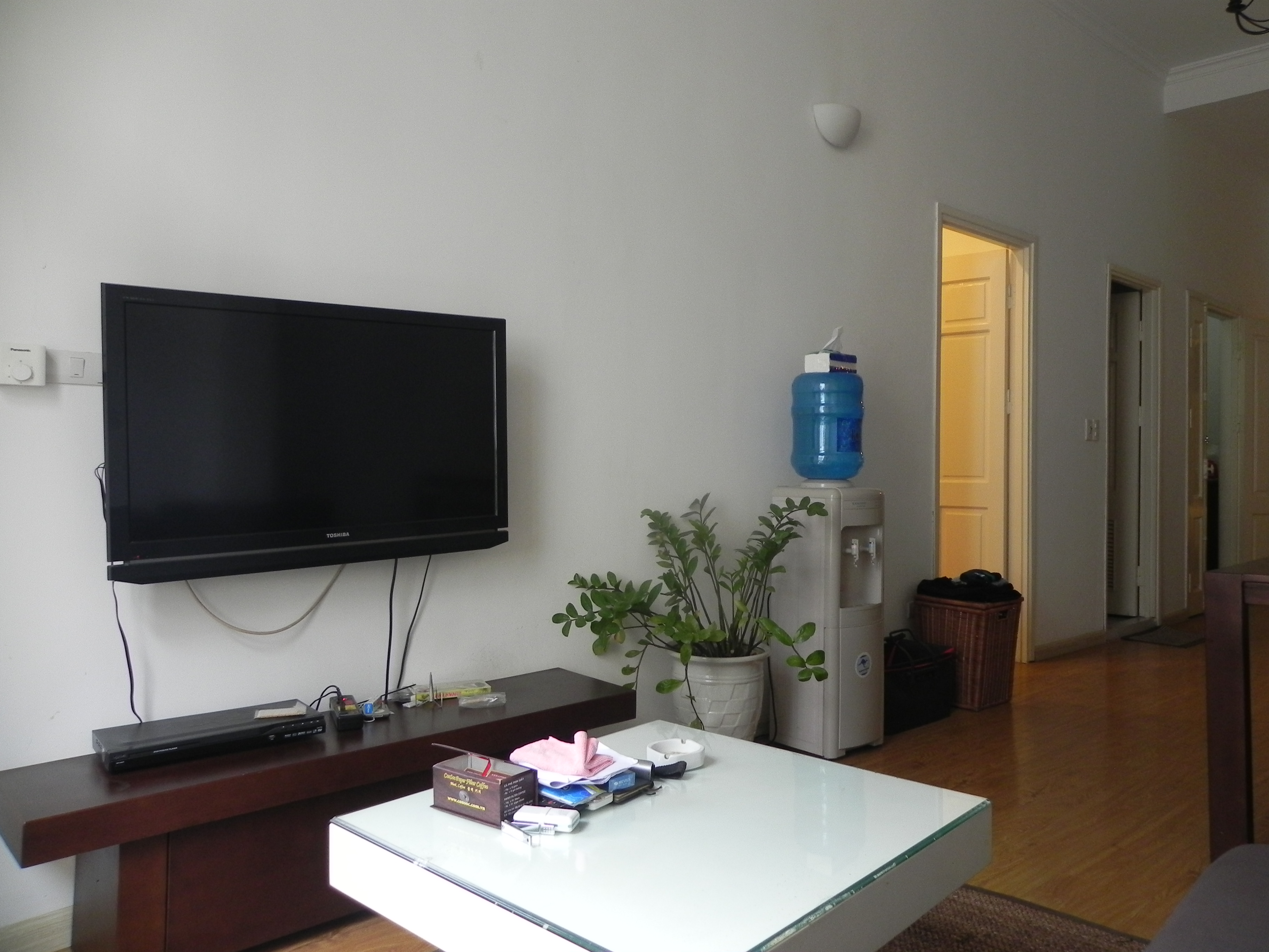 Nice , quiet , wooden floor 2 bedroom apartment on Kim Ma Street 