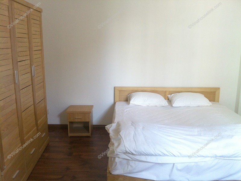 Warm and comfortable one bedroom apartment in Thuy Khue street