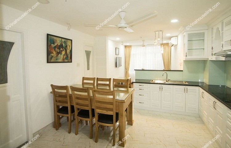 Seasonable apartment for rent at Nguyen Trai Street, District 1, HCMC