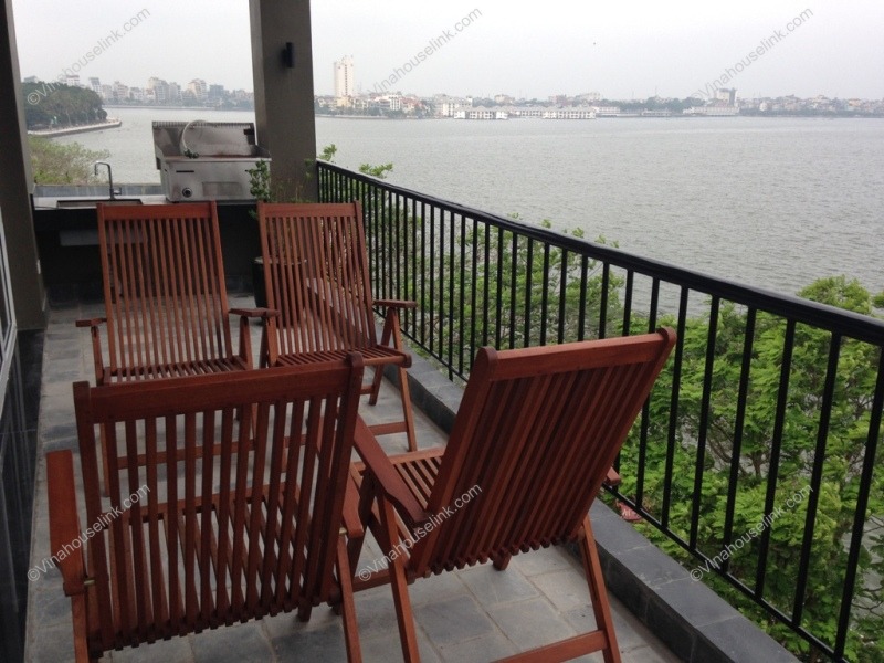 Appointed, lake view 3bedrooms serviced apartment in airy area