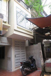 Brand new 3 floors house on Nui Truc street with 2 bed , seperate kitchen and living room