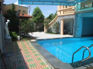 Beautiful villa with 4 bedroom and pool inhouse near Times City