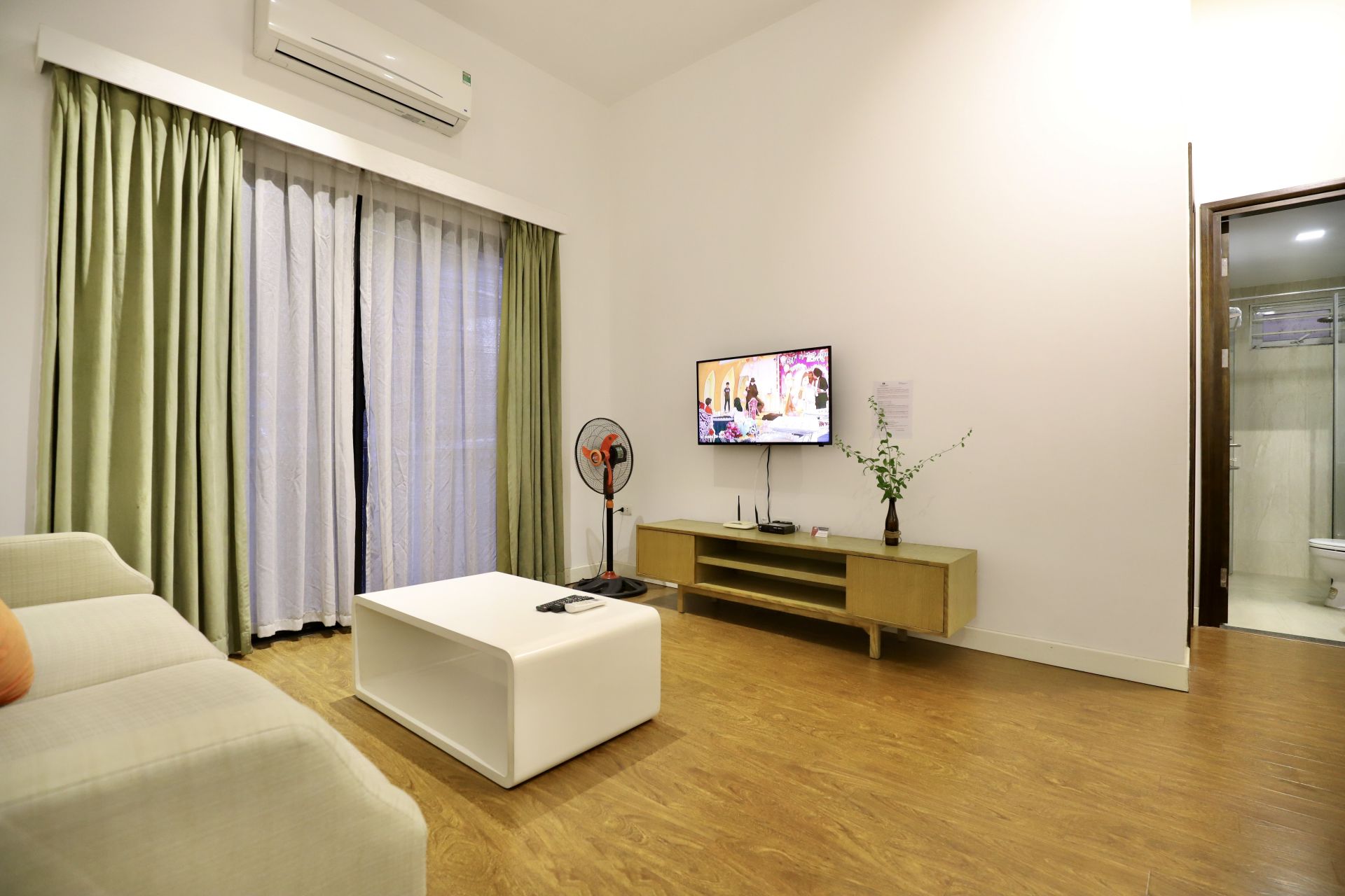 Service apartment 1 bedroom to ngoc van str, tay ho dist, ha noi