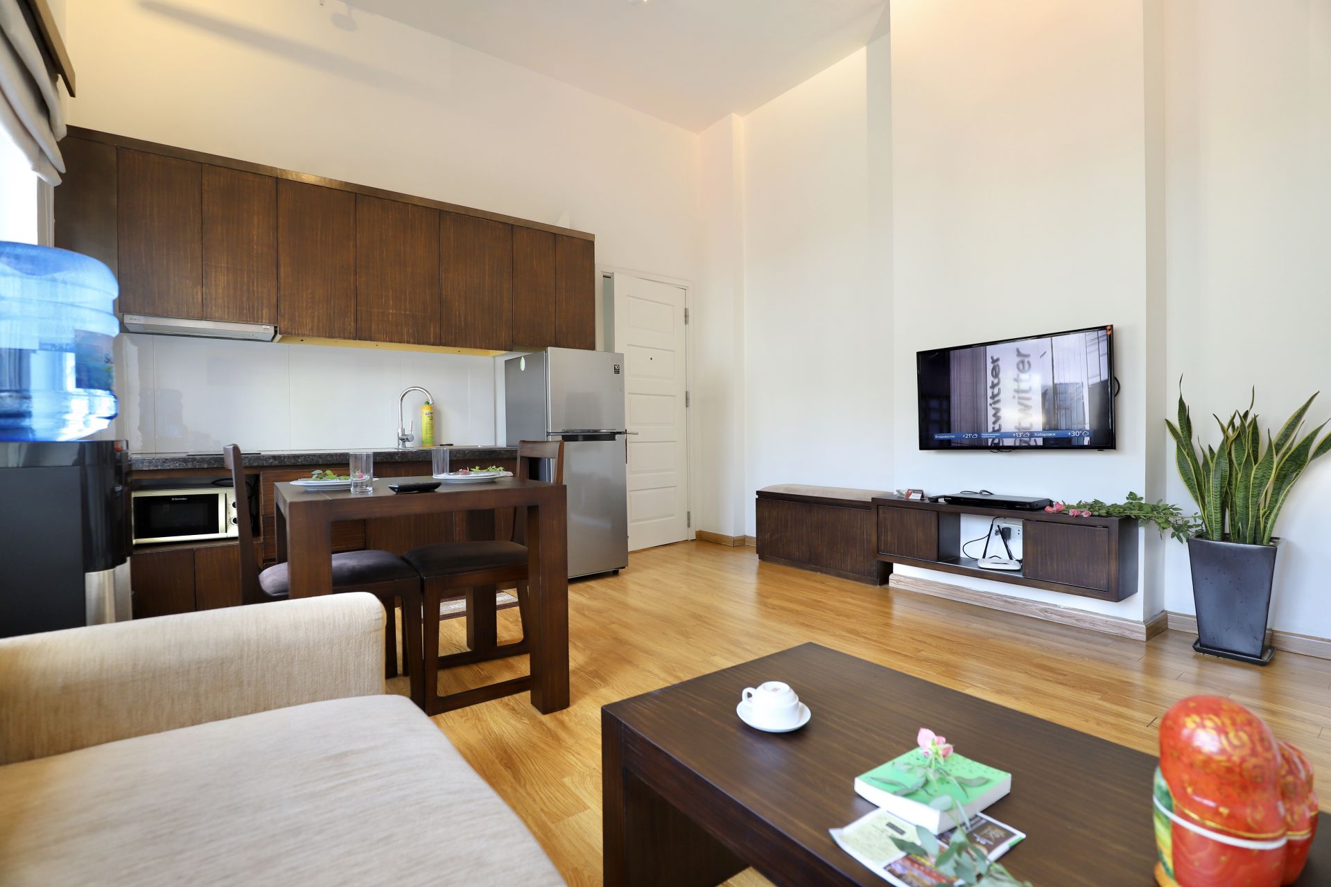 Service apartment 1 bedroom 1 bathroom at Pham Huy Thong, Ba Dinh, Ha Noi