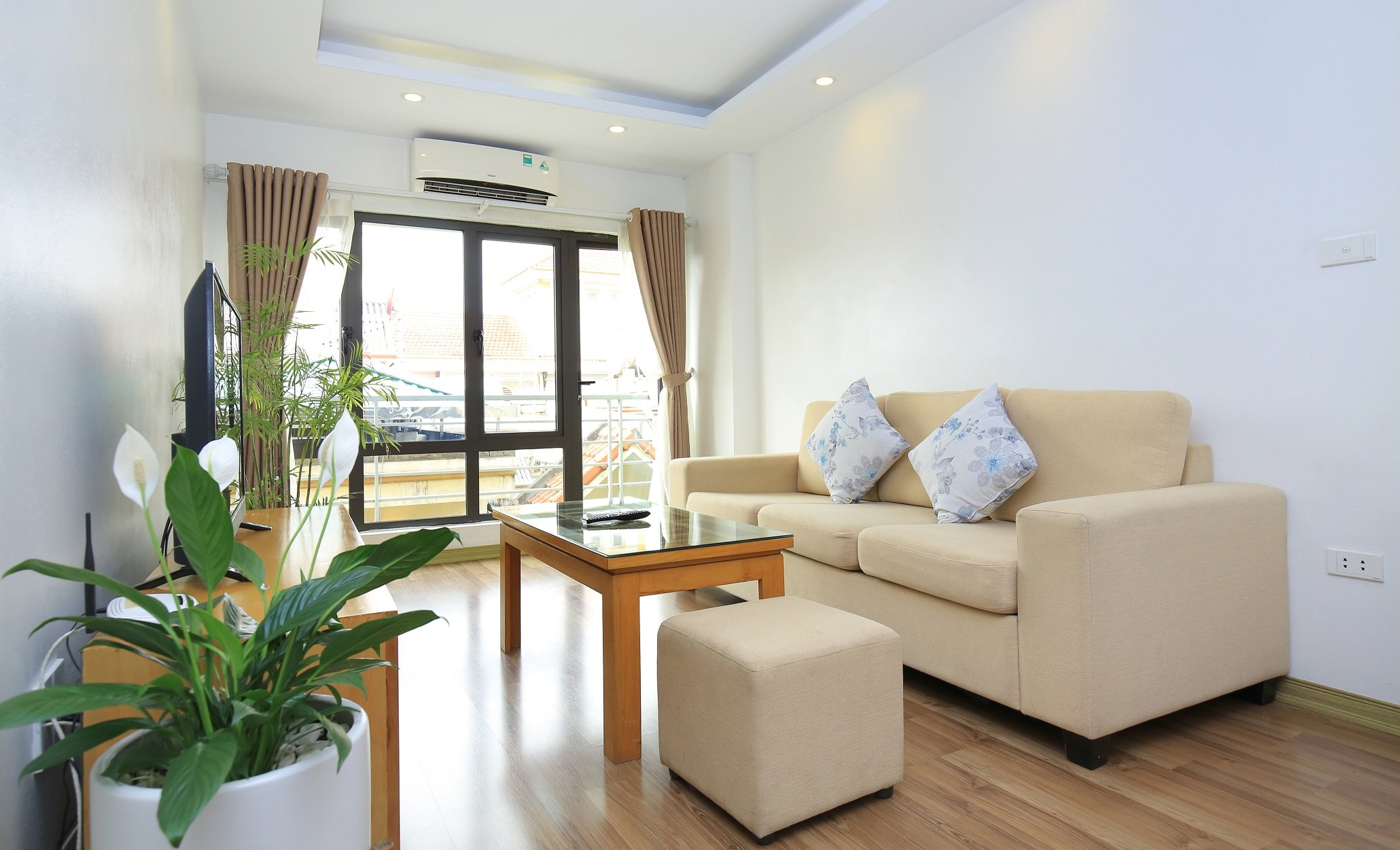 Service apartment 1 bedroom 1 bathroom at Hoang Quoc Viet, Cau Giay, Ha Noi